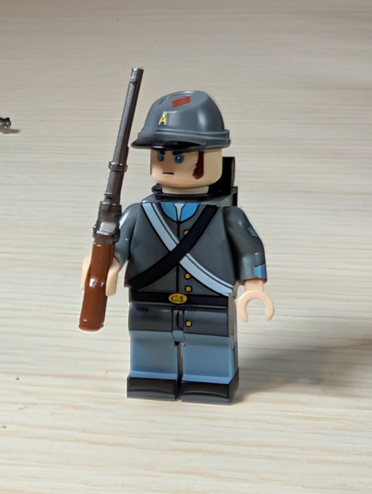 Civil War Union + Confederate Soldiers (2x Compatible Figures w/ Weapons)