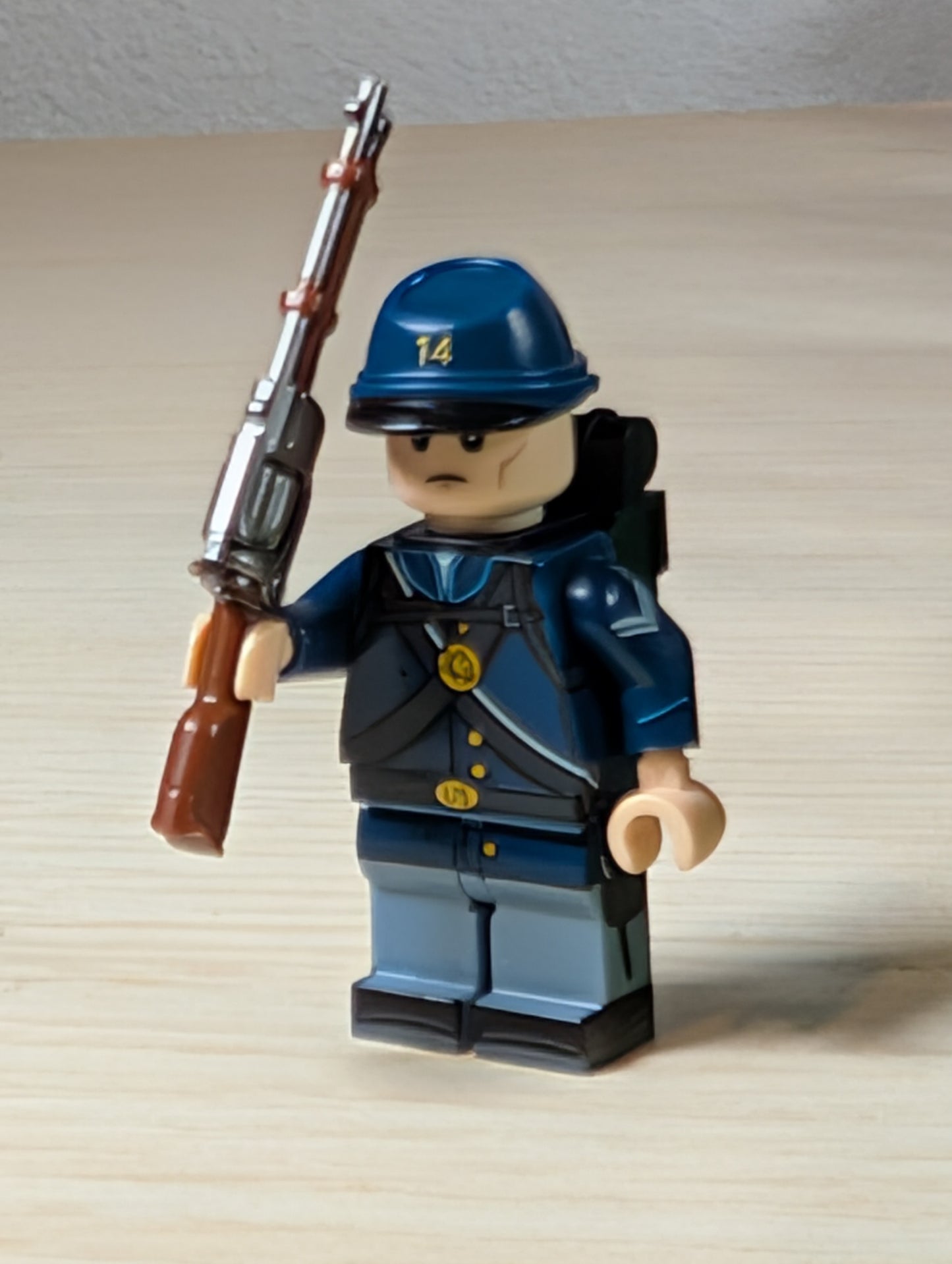 Civil War Union + Confederate Soldiers (2x Compatible Figures w/ Weapons)