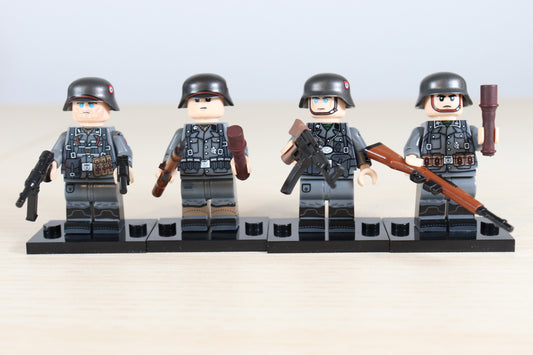 WW2 German Wehrmacht Squad (4x Compatible Figures w/ Weapons)