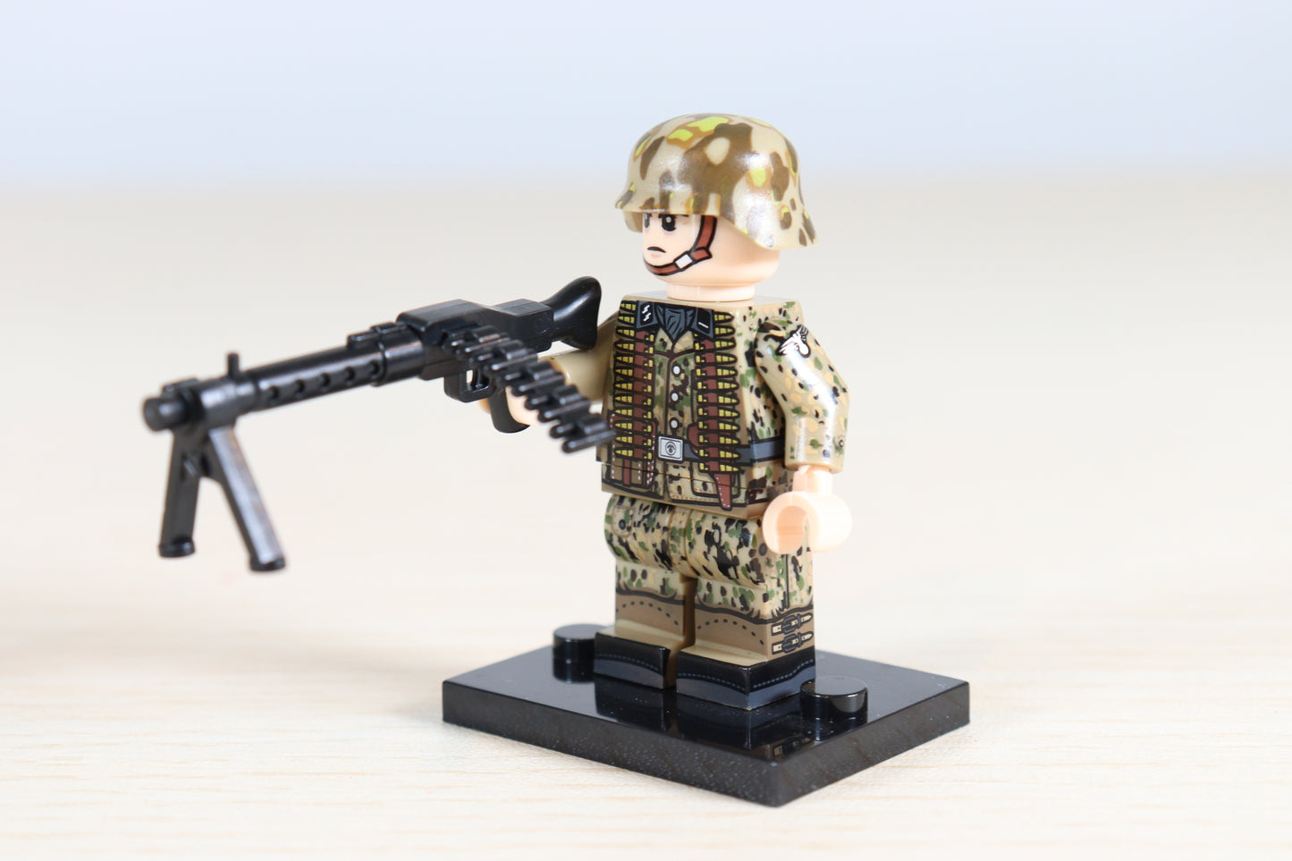 WW2 German PanzerGrenadier Squad (4x Compatible Figures w/ Weapons)