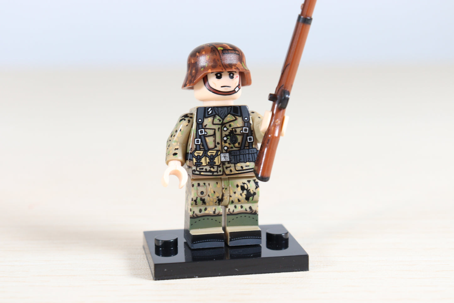 WW2 German PanzerGrenadier Squad (4x Compatible Figures w/ Weapons)
